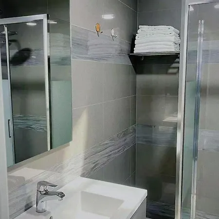 Hotel Hhbb *